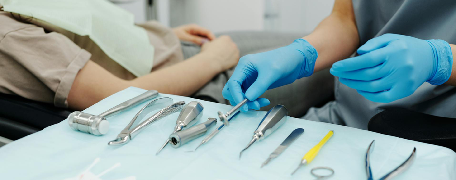 Dispositifs d'endoscopie et accessoires pour le diagnostic mini-invasif